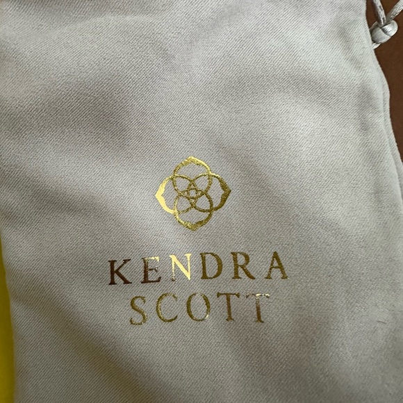 Kendra Scott packaging. - Picture 3 of 3
